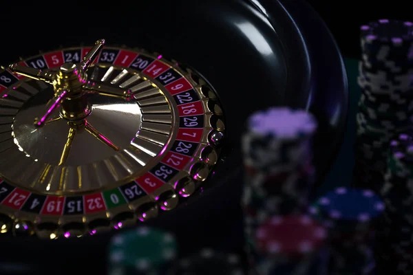 Four-second action timer: hit, stand, or auto-stand Player decision timer counting down during action window